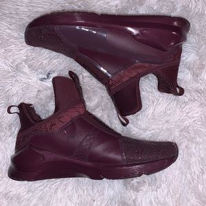 ⭐️WOMEN’S PUMA FIERCE KRM SNEAKERS⭐️